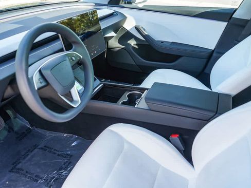 Used 2025 Tesla Model 3 Long Range RWD image 17