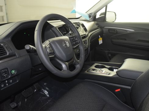 New 2026 Honda Ridgeline Sport image 2