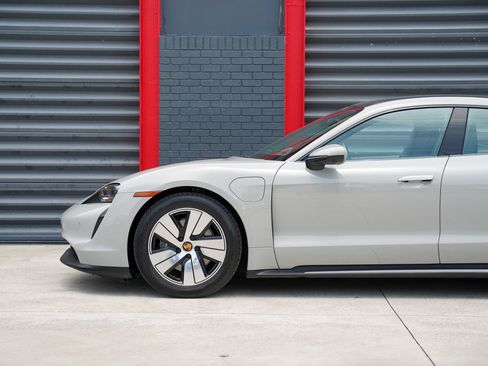 Used 2023 Porsche Taycan RWD image 8