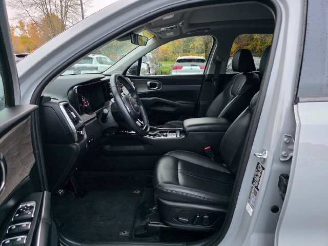 Certified 2023 Kia Sorento S w/ Panoramic Sunroof Package AWD/4WD image 16