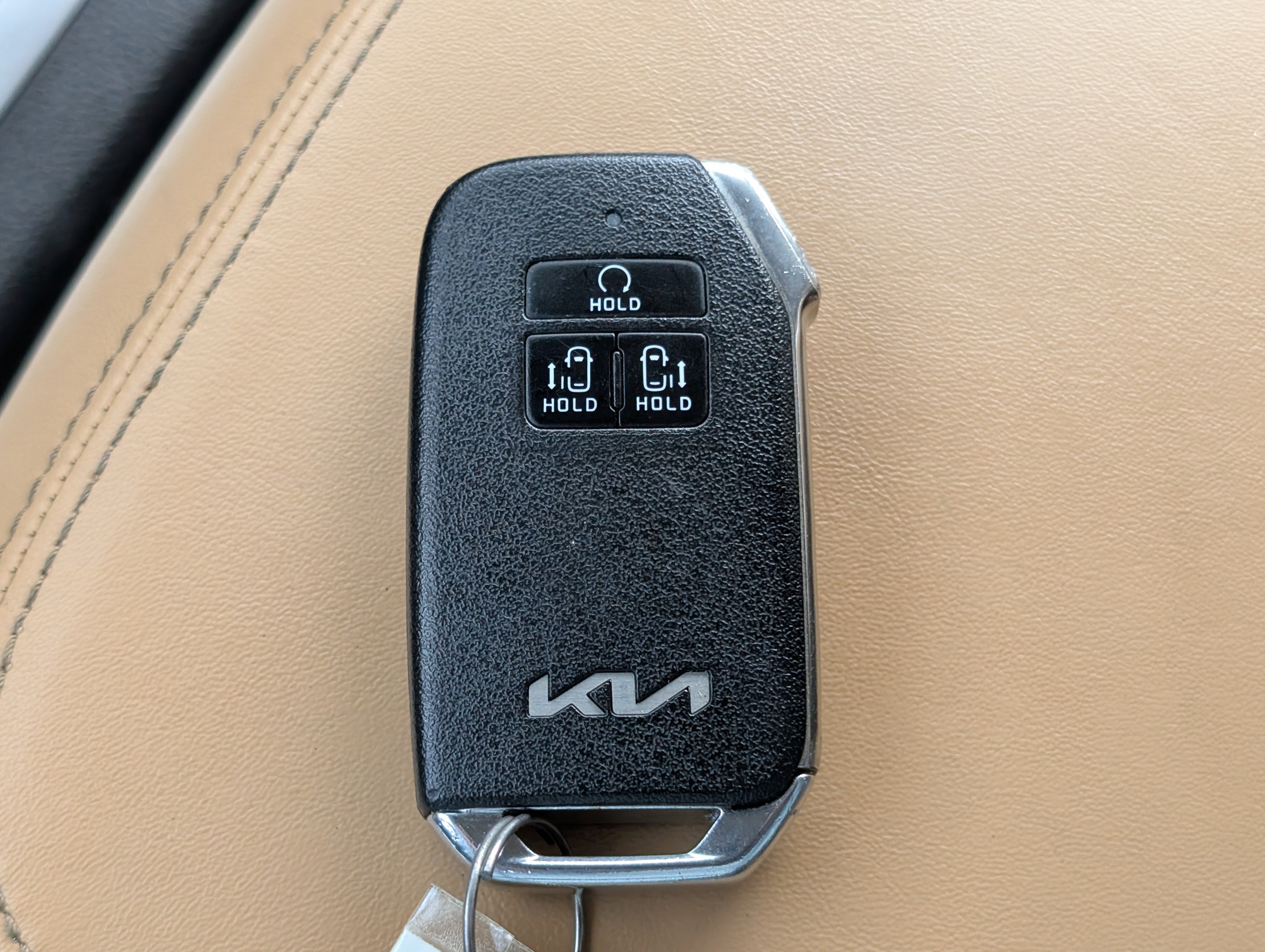 Used 2024 Kia Carnival EX FWD image 31