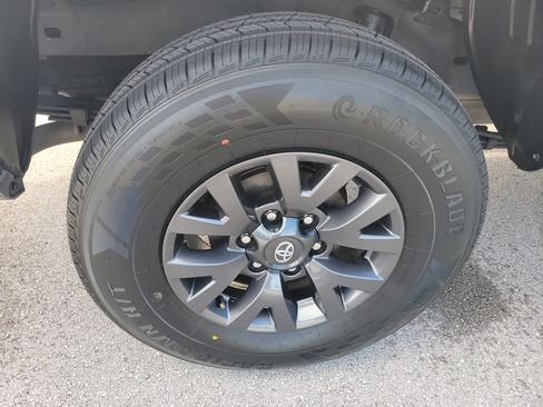 Used 2023 Toyota Tacoma SR5 w/ Technology Package RWD image 8