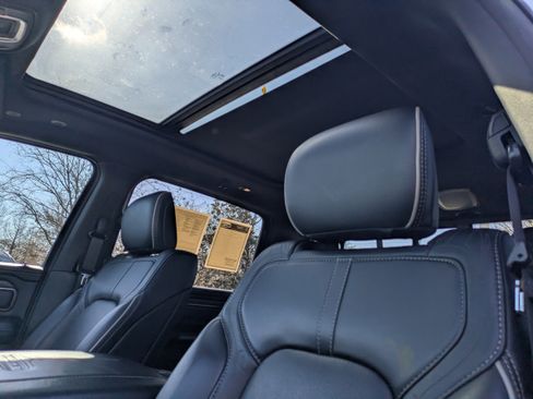 Used 2021 RAM 1500 Limited w/ Night Edition image 4