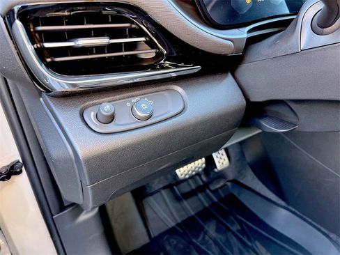 New 2026 Buick Envista Sport Touring w/ Studio Series image 16