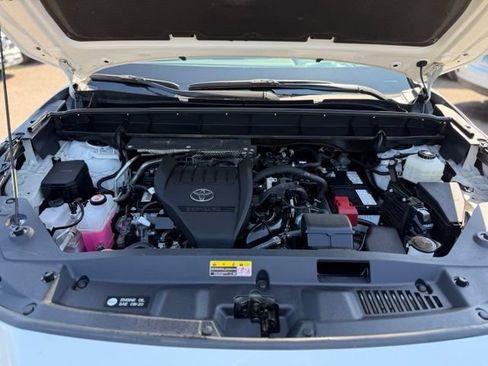 Used 2023 Toyota Highlander Platinum AWD/4WD image 13