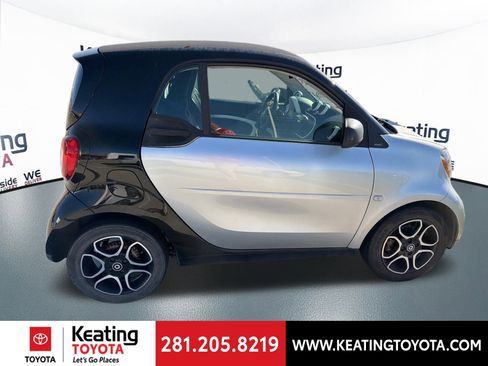 Used 2018 smart fortwo electric drive image 3
