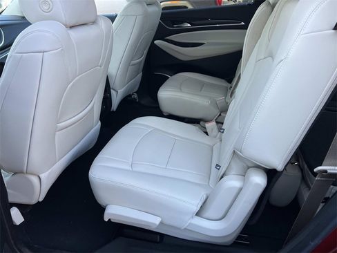 Certified 2024 Buick Enclave Essence image 11