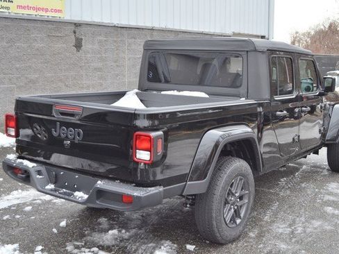 New 2026 Jeep Gladiator Sport image 8