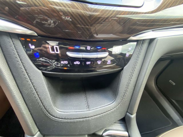 Used 2024 Cadillac XT6 Premium Luxury w/ Platinum Package FWD image 24
