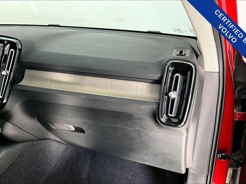 Used 2023 Volvo XC40 B5 Ultimate w/ Protection Package Premier image 22