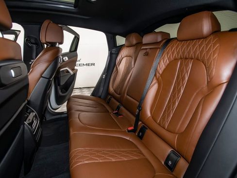 Used 2025 BMW X6 xDrive40i w/ Climate Comfort Package image 19