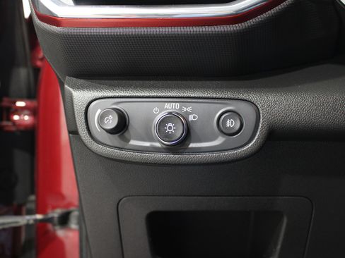 Used 2022 Chevrolet TrailBlazer RS w/ Sun and Liftgate Package image 10