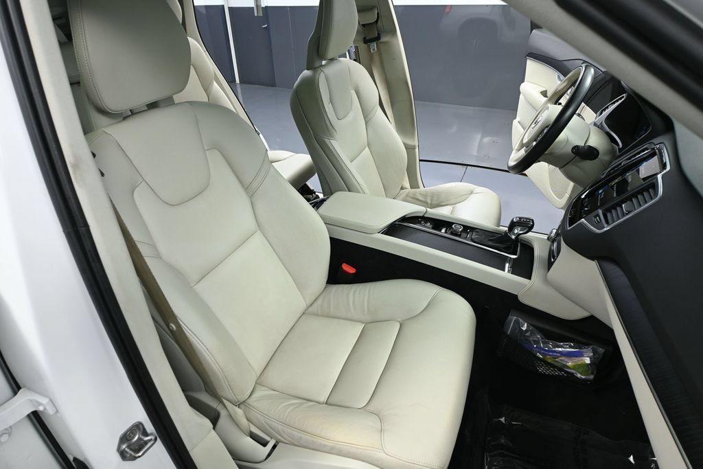 Used 2020 Volvo XC90 T5 Momentum AWD/4WD image 41