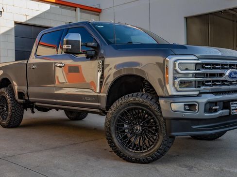 Used 2024 Ford F250 Platinum w/ FX4 Off-Road Package AWD/4WD image 1