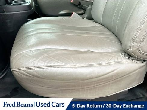 Used 2017 Chevrolet Express 3500 image 19