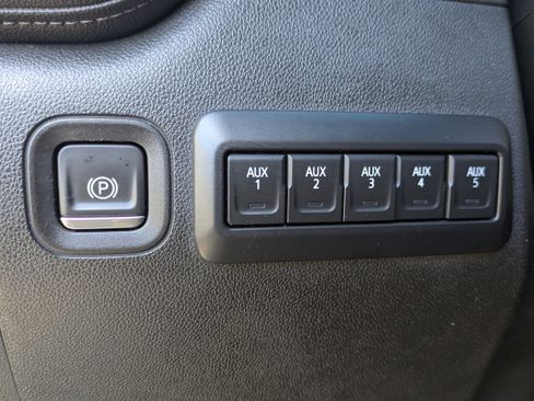 Used 2021 Chevrolet Silverado 2500 High Country w/ Z71 Off-Road Package image 22