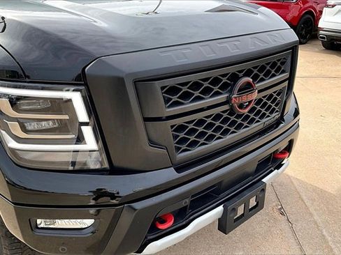 Used 2023 Nissan Titan PRO-4X w/ Pro-4x Convenience Package image 31