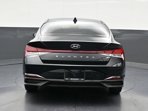 Used 2023 Hyundai Elantra SEL FWD image 4