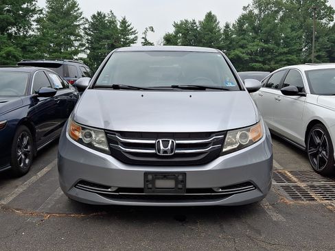 Used 2016 Honda Odyssey SE image 2