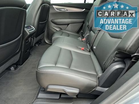 Used 2022 Cadillac XT6 Luxury w/ LPO, Floor Liner Package FWD image 23