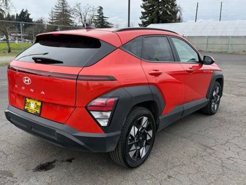 Used 2024 Hyundai Kona SEL image 4
