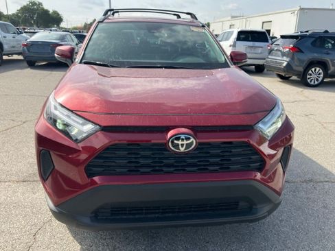 Used 2025 Toyota RAV4 XLE w/ Convenience Package FWD image 2