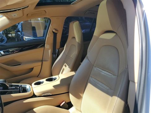Used 2018 Porsche Panamera 4 w/ Premium Package Plus image 21