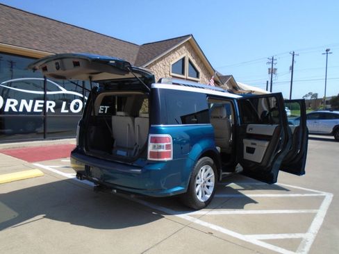 Used 2011 Ford Flex SEL w/ Rapid Spec Order Code FWD image 24