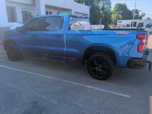 Used 2023 Chevrolet Silverado 1500 LT Trail Boss AWD/4WD image 2