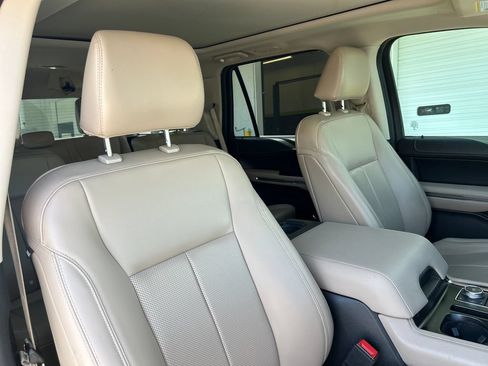 Used 2022 Ford Expedition XLT AWD/4WD image 15
