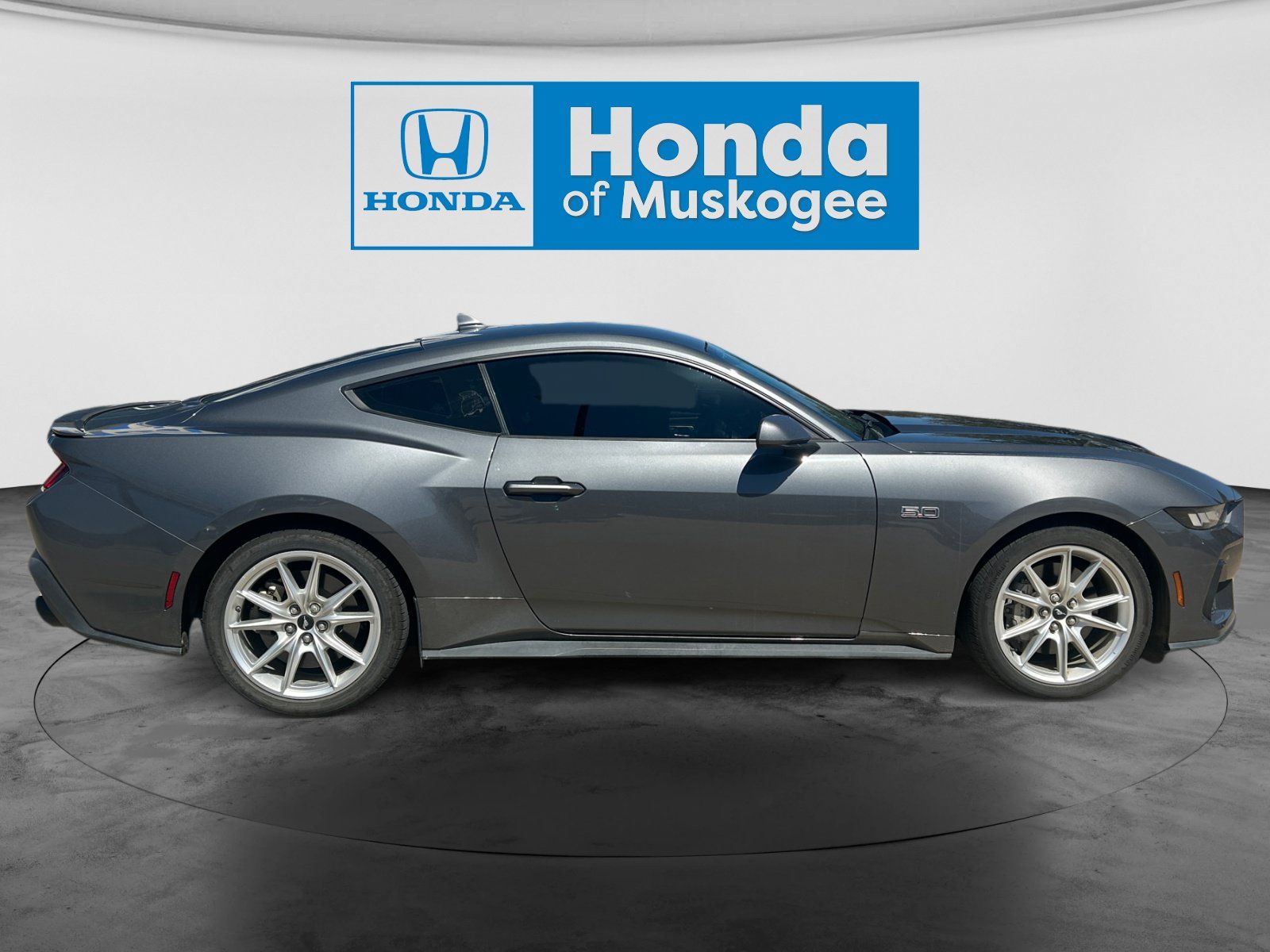 Used 2025 Ford Mustang GT Premium RWD image 4