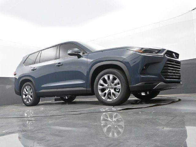 New 2026 Toyota Grand Highlander FWD image 25