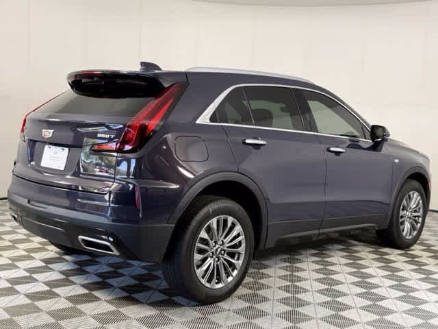 Used 2024 Cadillac XT4 Premium Luxury w/ Technology Package FWD image 8