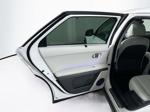 Used 2024 Hyundai Ioniq 5 Limited image 28