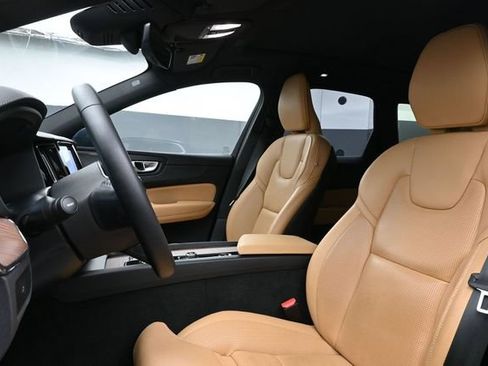 Used 2023 Volvo XC60 B5 Ultimate w/ Climate Package AWD/4WD image 10