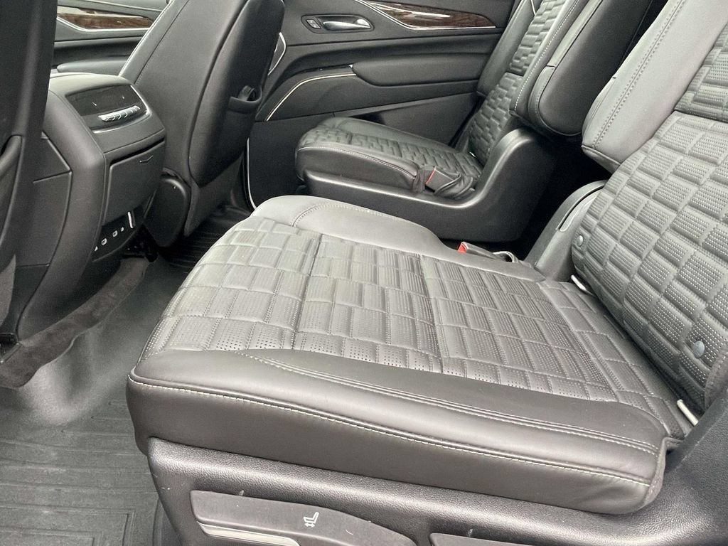 Used 2022 Cadillac Escalade Sport Platinum w/ LPO, ONYX Package AWD/4WD image 12