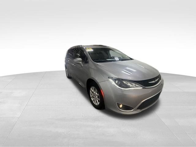 Used 2020 Chrysler Pacifica Touring-L FWD image 5