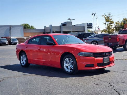 Used 2023 Dodge Charger SXT image 2