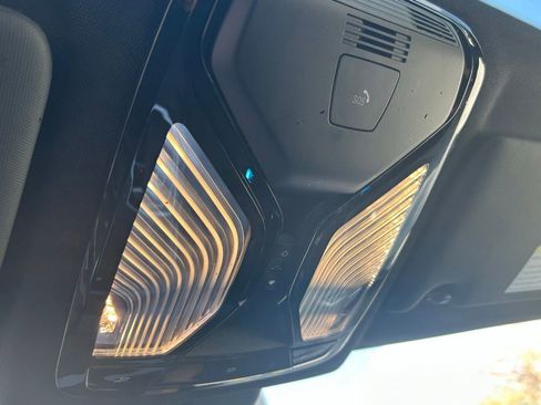 Used 2025 BMW 330i Sedan image 28