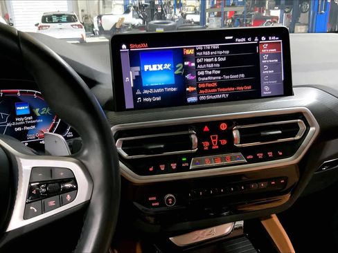 Used 2024 BMW X4 xDrive30i w/ Premium Package image 7