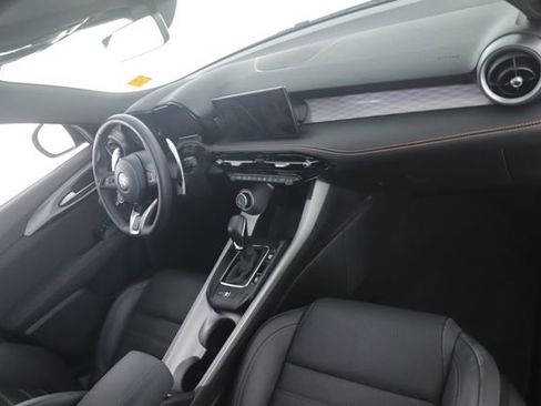 Used 2025 Alfa Romeo Tonale w/ Premium Package image 31
