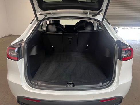Used 2021 Tesla Model Y 2WD image 16