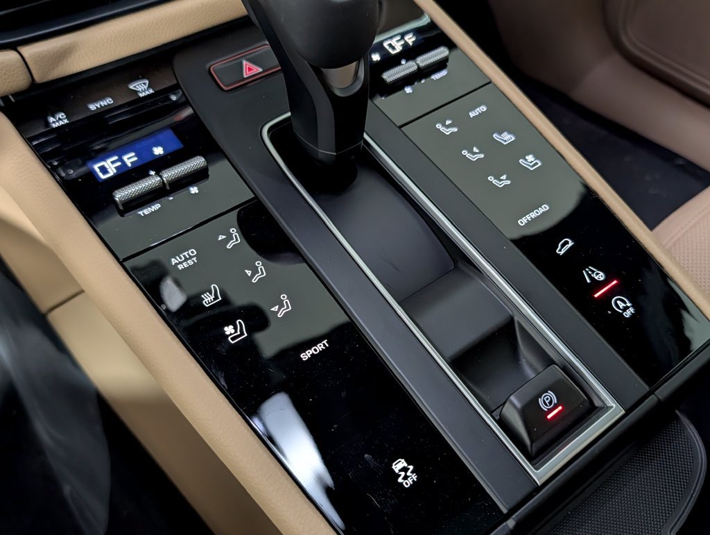 New 2026 Porsche Macan AWD/4WD image 32