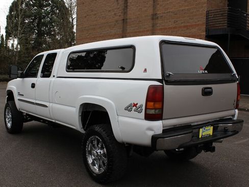 Used 2003 GMC Sierra 2500 SLE w/ Skid Plate Package AWD/4WD image 3