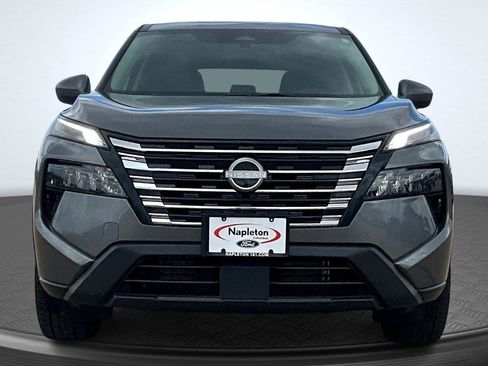 Used 2024 Nissan Rogue SV AWD/4WD image 3