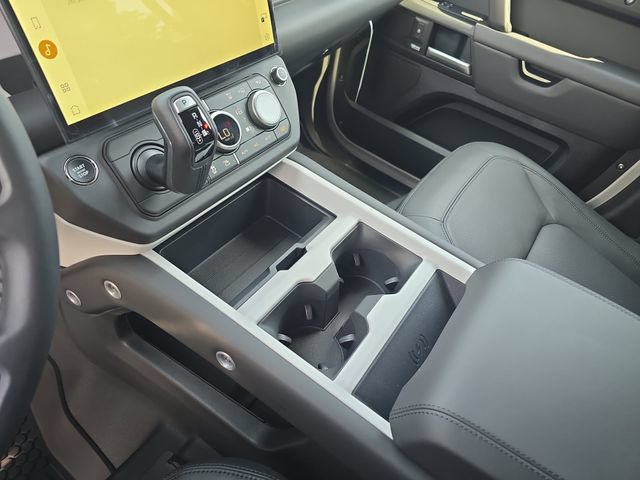 New 2026 Land Rover Defender 110 X-Dynamic SE AWD/4WD image 26