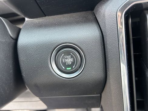 Used 2024 GMC Acadia Elevation image 26