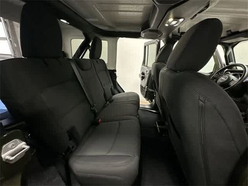 Used 2022 Jeep Wrangler Unlimited Sport image 24