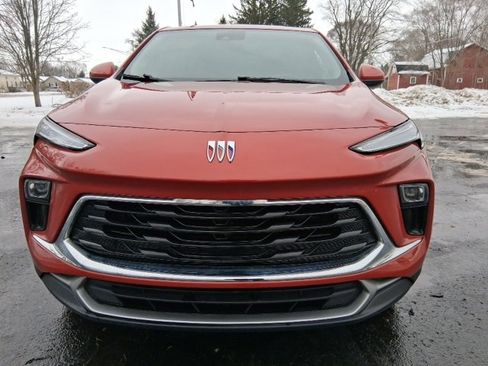 Used 2024 Buick Encore GX Preferred image 2