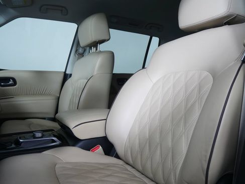 Used 2021 Nissan Armada Platinum w/ Captain's Chairs Package RWD image 10